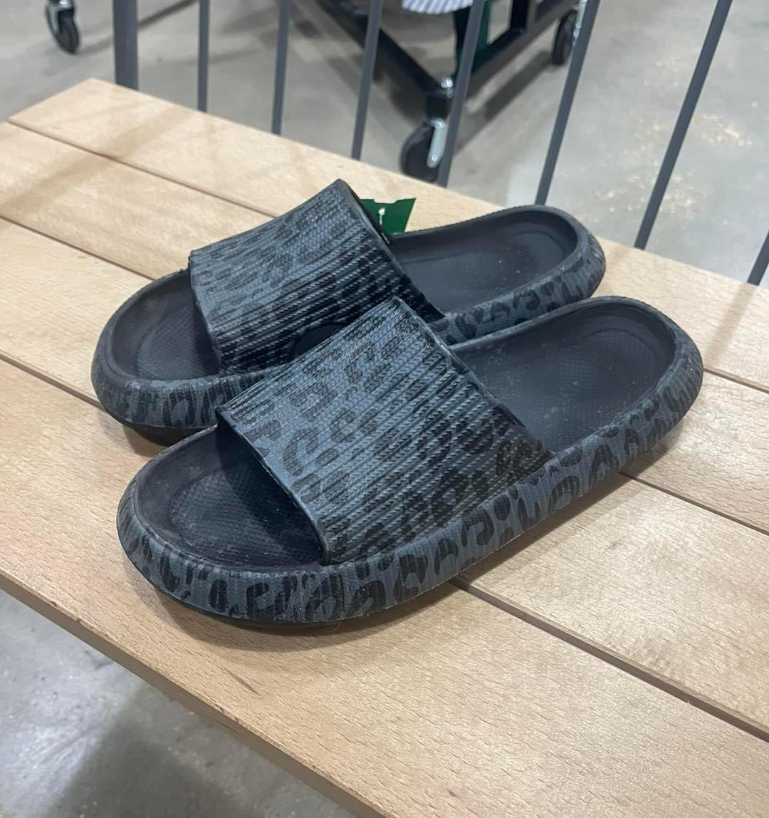 Leopard Slides