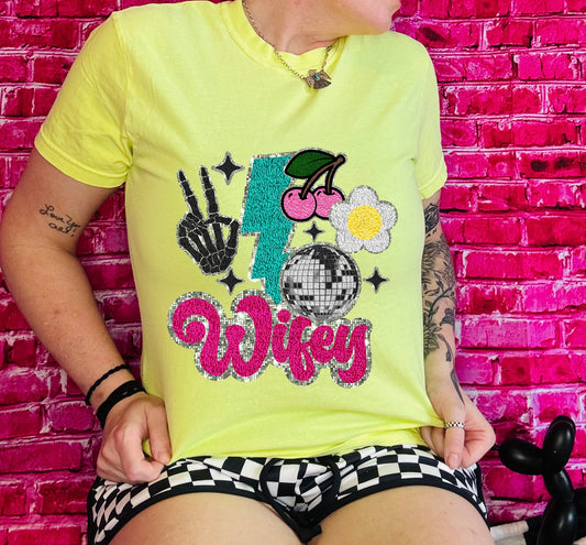 Wifey Bolt COMFORT COLORS Graphic Shirt